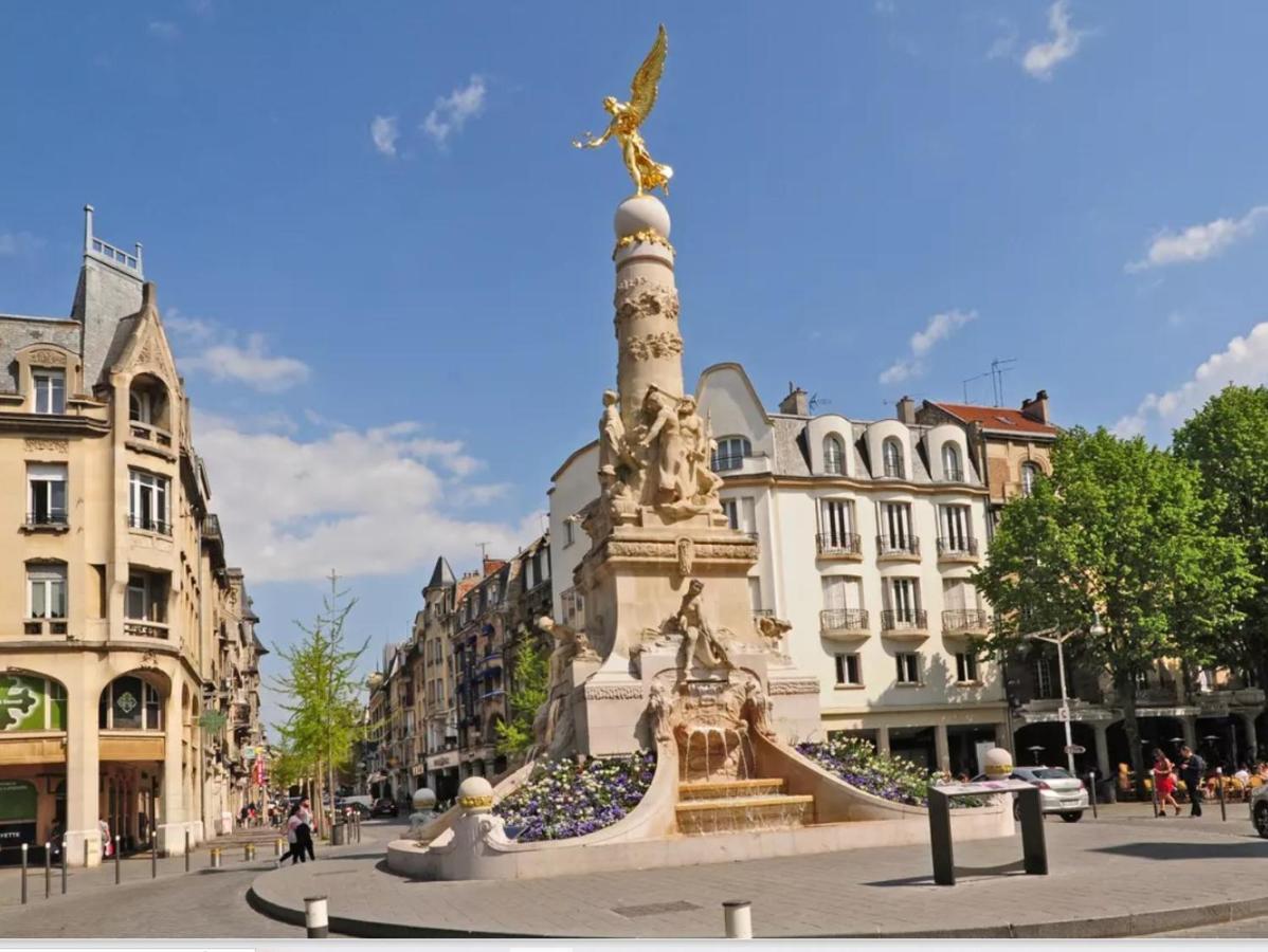 Appartement Spacieux Vue Cathedrale Reims Buitenkant foto